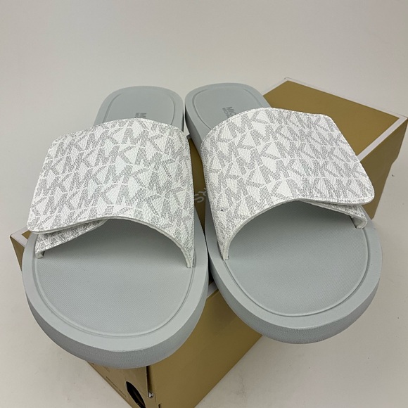 Michael Kors Wade Slide White Grey New In Box - Picture 5 of 8